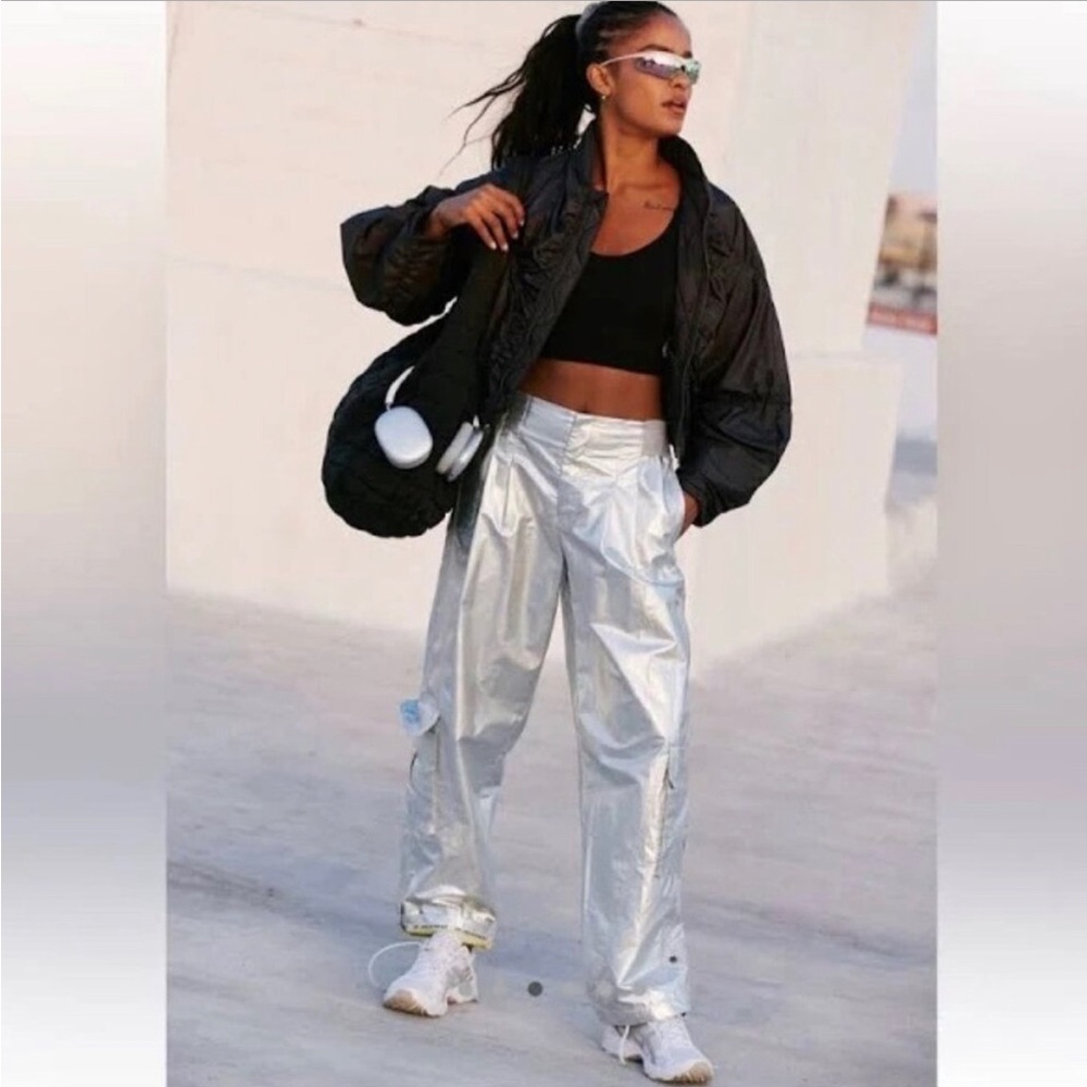 Mesmerize me cargo barrel pants silver NEW small free people FP movement